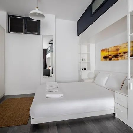 Apartment Cute Cozy Modern W Views Balcony! #377 *