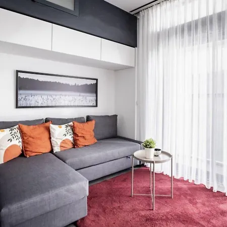 Cute Cozy Modern W Views Balcony! #377 Appartement